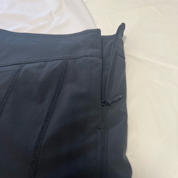 Athleta Skirt Black Built In Shorts Zipper Side size 6. - Picture 11 of 15